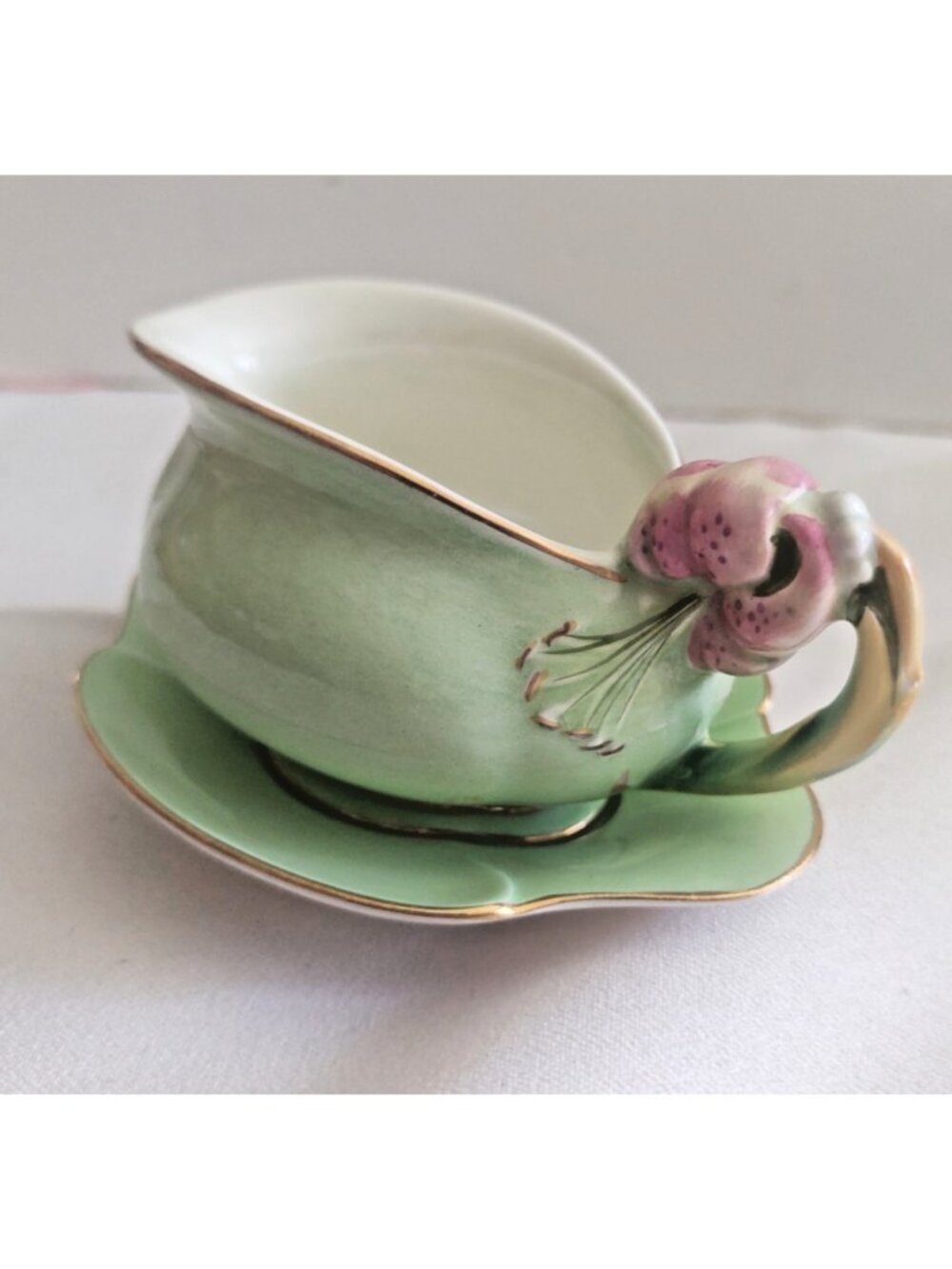 Vintage Royal Winton Tiger Lily Creamer & Underplate made in England 1940's.